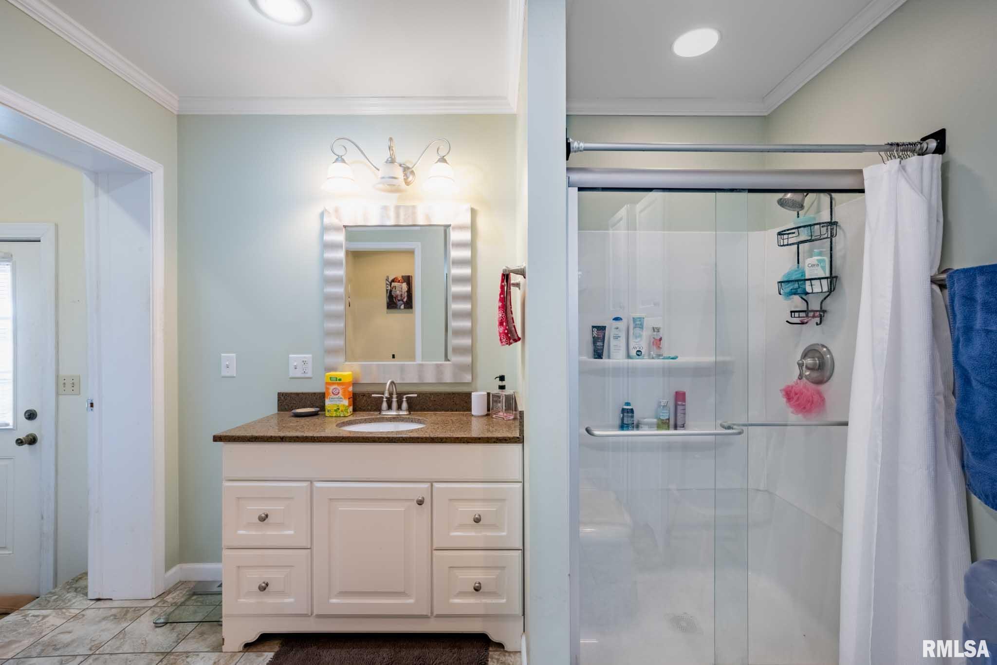 3235 Crossroad School Road Eldorado, IL 62930 - Photo 34 of 68