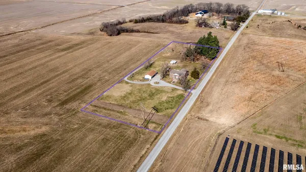 $380,000 | 3235 Crossroad School Road, Eldorado, IL 62930