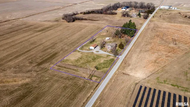 $390,000 | 3235 Crossroad School Road, Eldorado, IL 62930