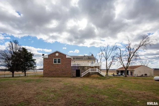 $390,000 | 3235 Crossroad School Road, Eldorado, IL 62930