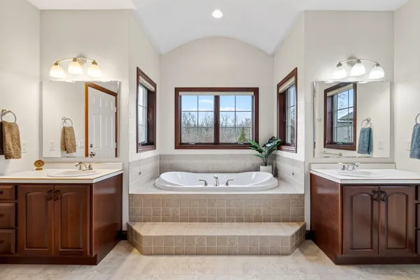 $644,900 | 3025 White Birch Street, Kaukauna, WI 54130