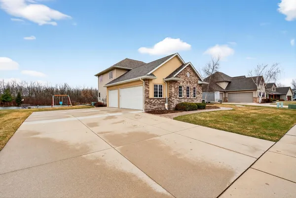 $644,900 | 3025 White Birch Street, Kaukauna, WI 54130