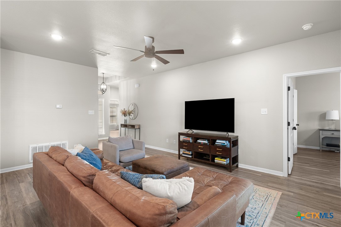 1121 Spring Terrace Loop Temple, TX 76502 - Photo 14 of 28