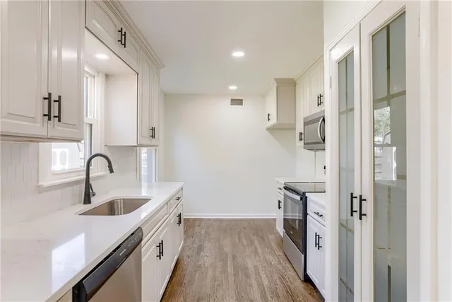 $379,000 | 3320 North Mohawk Lane, Kansas City, MO 64116