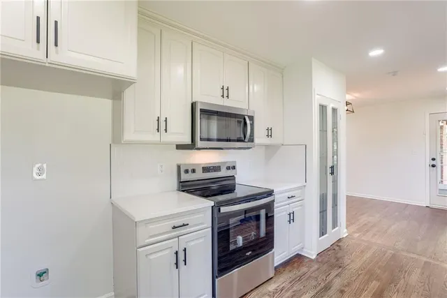 $379,000 | 3320 North Mohawk Lane, Kansas City, MO 64116