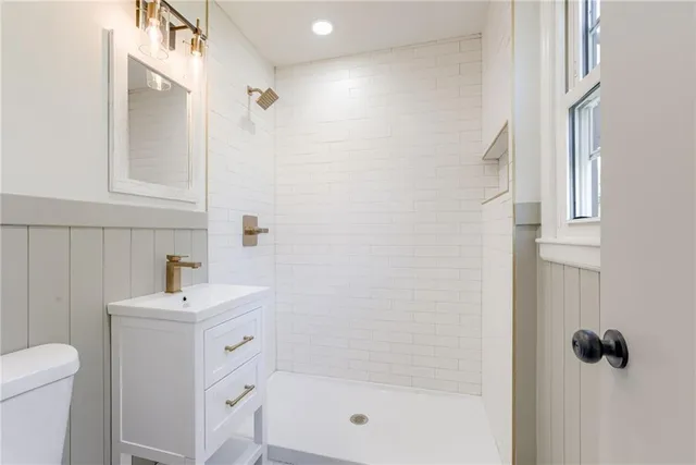 $379,000 | 3320 North Mohawk Lane, Kansas City, MO 64116