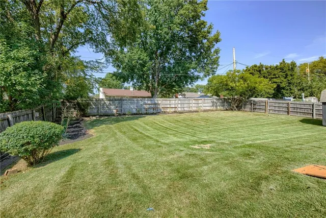 $379,000 | 3320 North Mohawk Lane, Kansas City, MO 64116