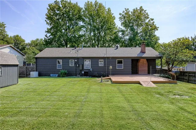 $379,000 | 3320 North Mohawk Lane, Kansas City, MO 64116