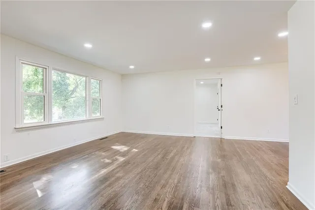 $379,000 | 3320 North Mohawk Lane, Kansas City, MO 64116