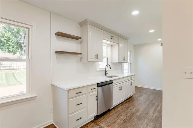 $379,000 | 3320 North Mohawk Lane, Kansas City, MO 64116