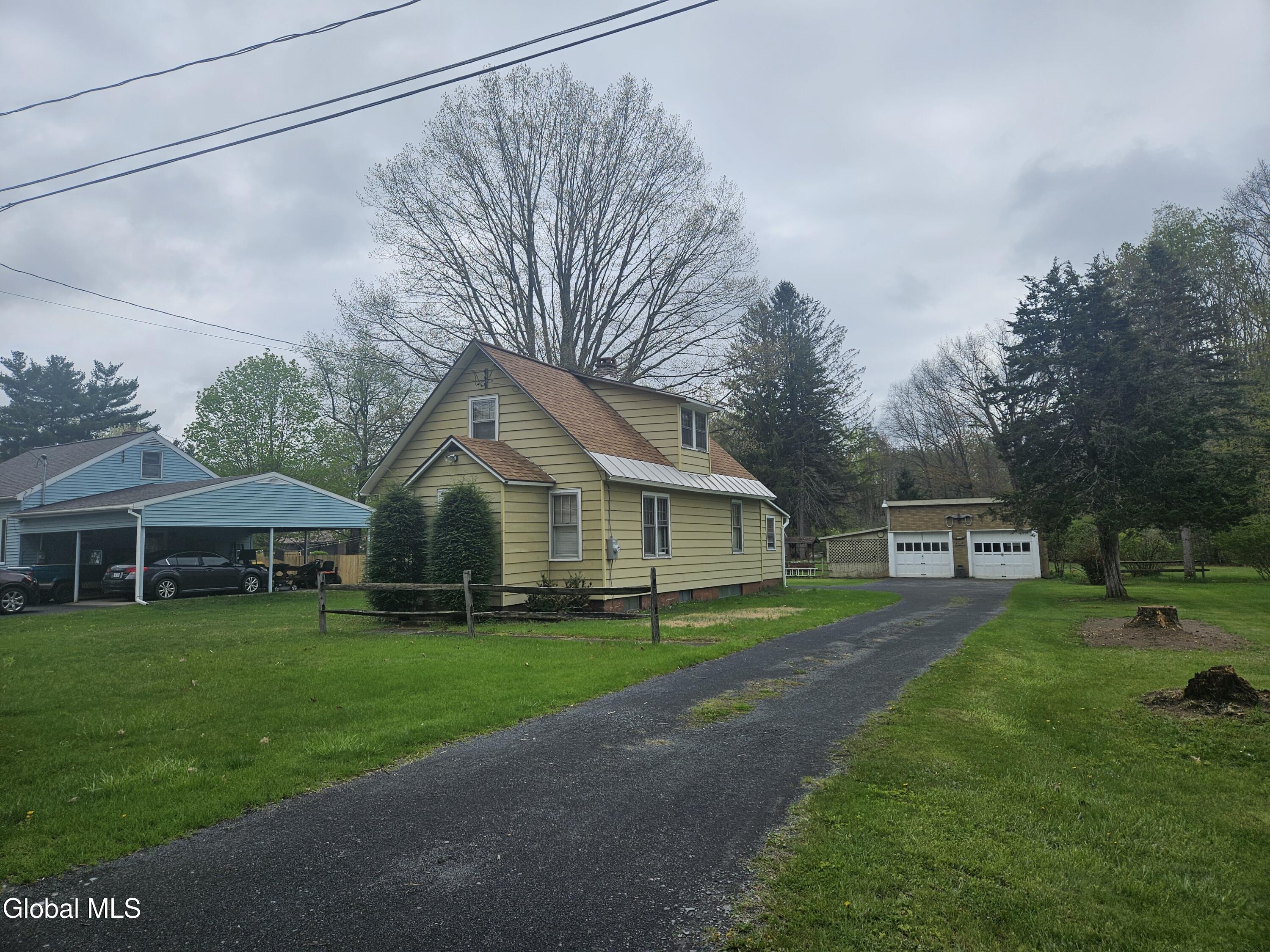 40 Paradowski Rd