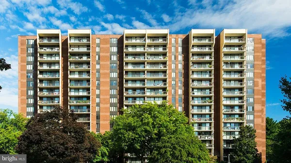 $1,950 | 7401 Westlake Terrace, Unit 610, Bethesda, MD 20817