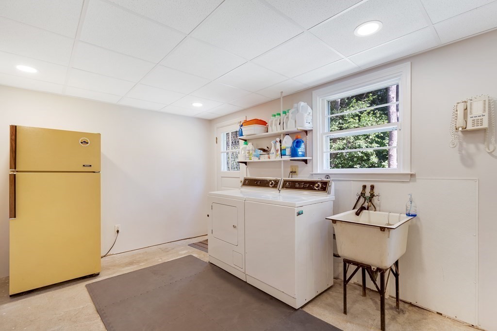 8 Locksley Road Lynnfield, MA 01940 - Photo 22 of 29 Gallery Image 22