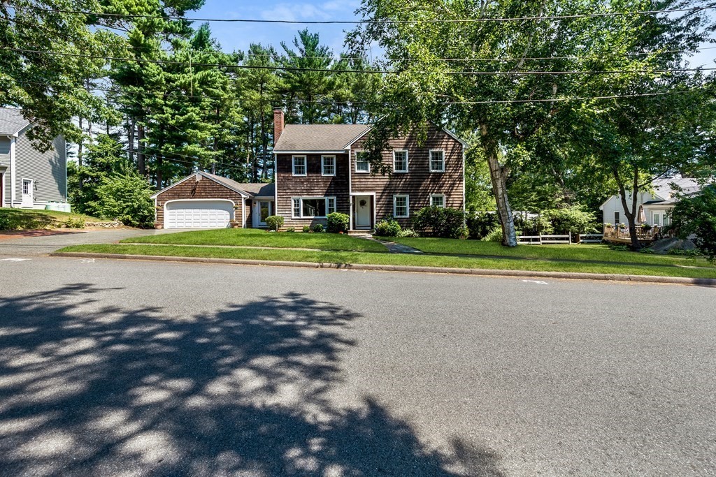 8 Locksley Road Lynnfield, MA 01940 - Photo 23 of 29 Gallery Image 23