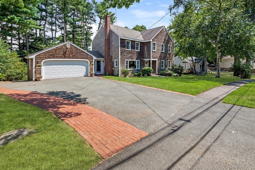 8 Locksley Road Lynnfield, MA 01940 - Photo 24 of 29 Gallery Image 24