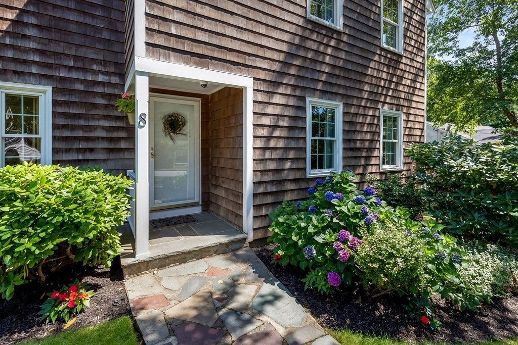 8 Locksley Road Lynnfield, MA 01940 - Photo 25 of 29 Gallery Image 25