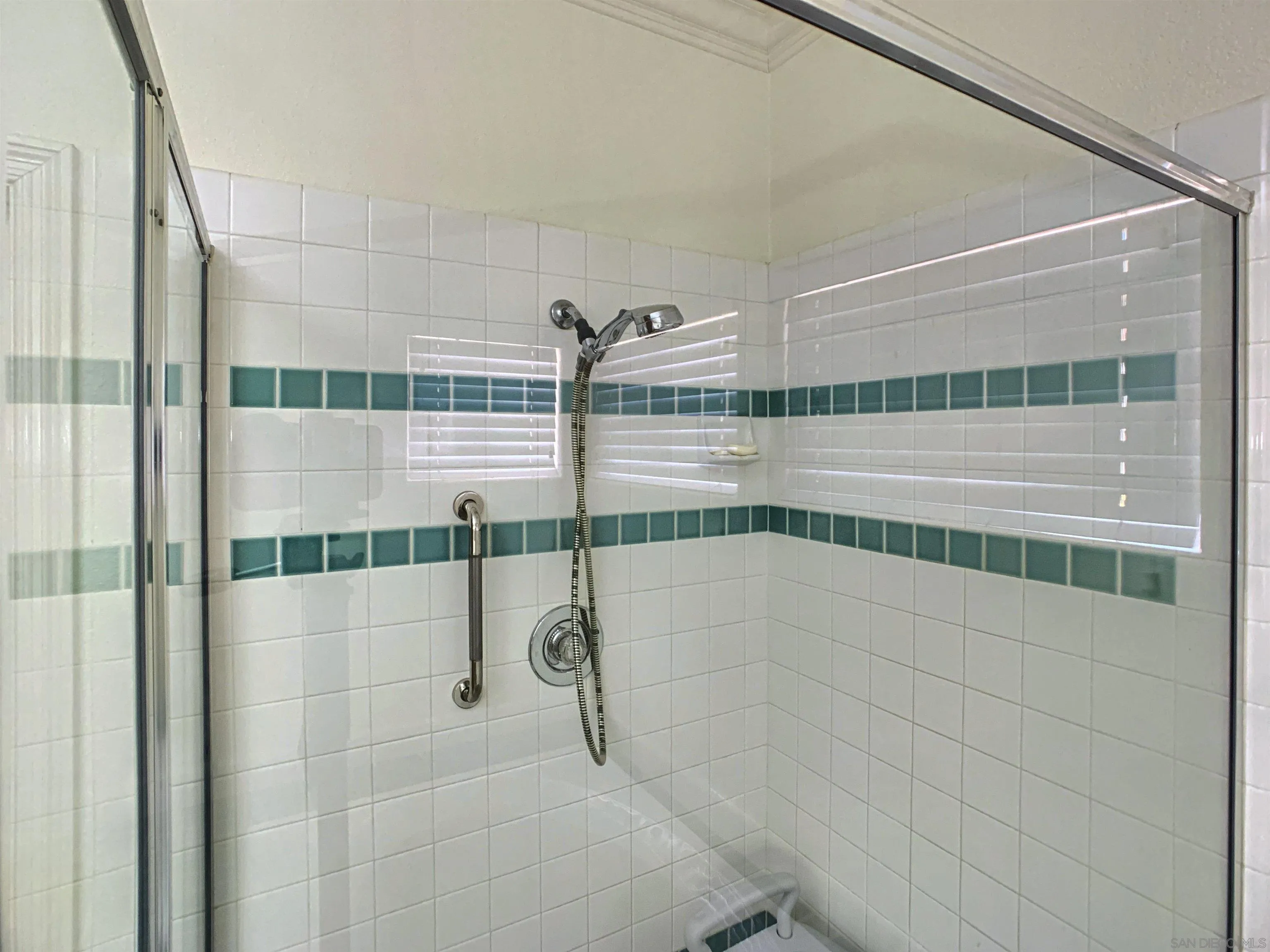 1927 Coronado View Alpine, CA 91901 - Photo 36 of 60 Separate glass shower enclosure.