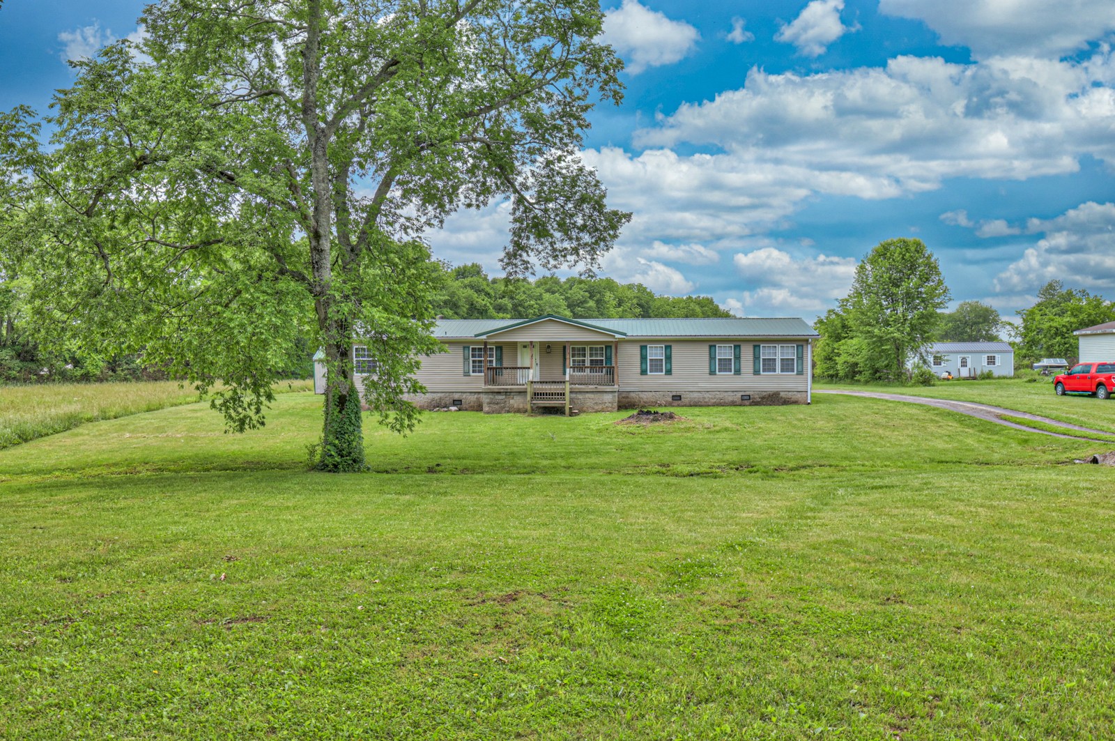 939 Rock Springs Road Bethpage, TN 37022 - Photo 3 of 40 Gallery Image 3