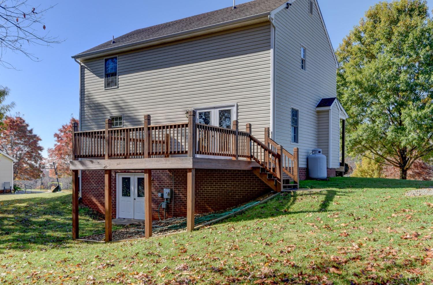 3636 White Road Forest, VA 24551 - Photo 39 of 44 front view of house with a yard