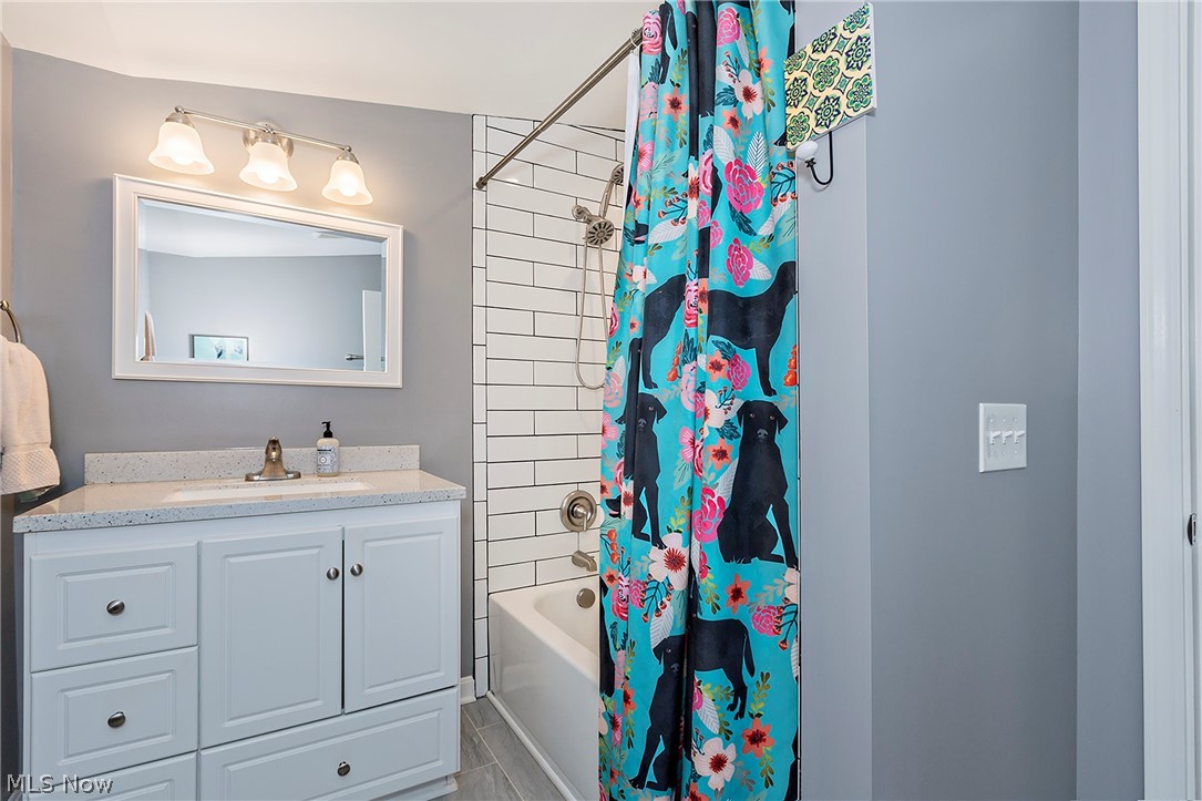 4189 Ellison Road South Euclid, OH 44121 - Photo 27 of 41 Updated and fresh Primary Bathroom