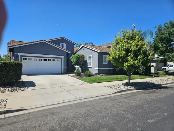 $619,950 | 3570 Whispering Oak Drive, Ceres, CA 95307