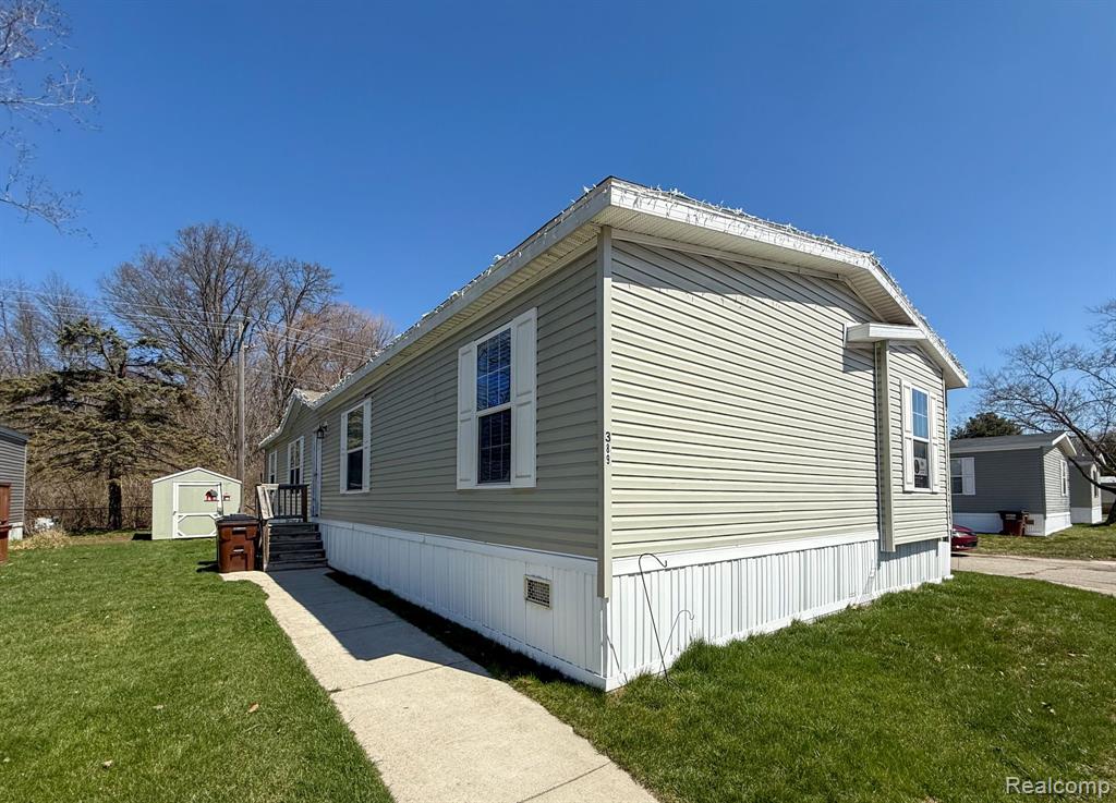 389 Rustic Lane North Belleville, MI 48111 - Photo 21 of 25