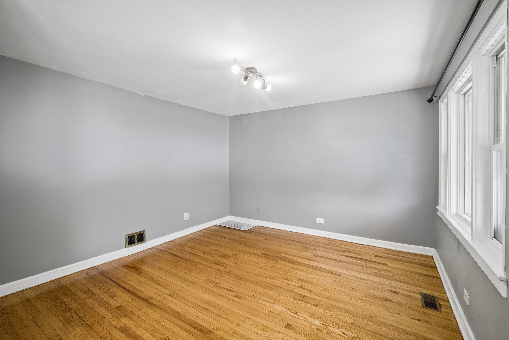 4702 River Road Schiller Park, IL 60176 - Photo 3 of 23 Gallery Image 3