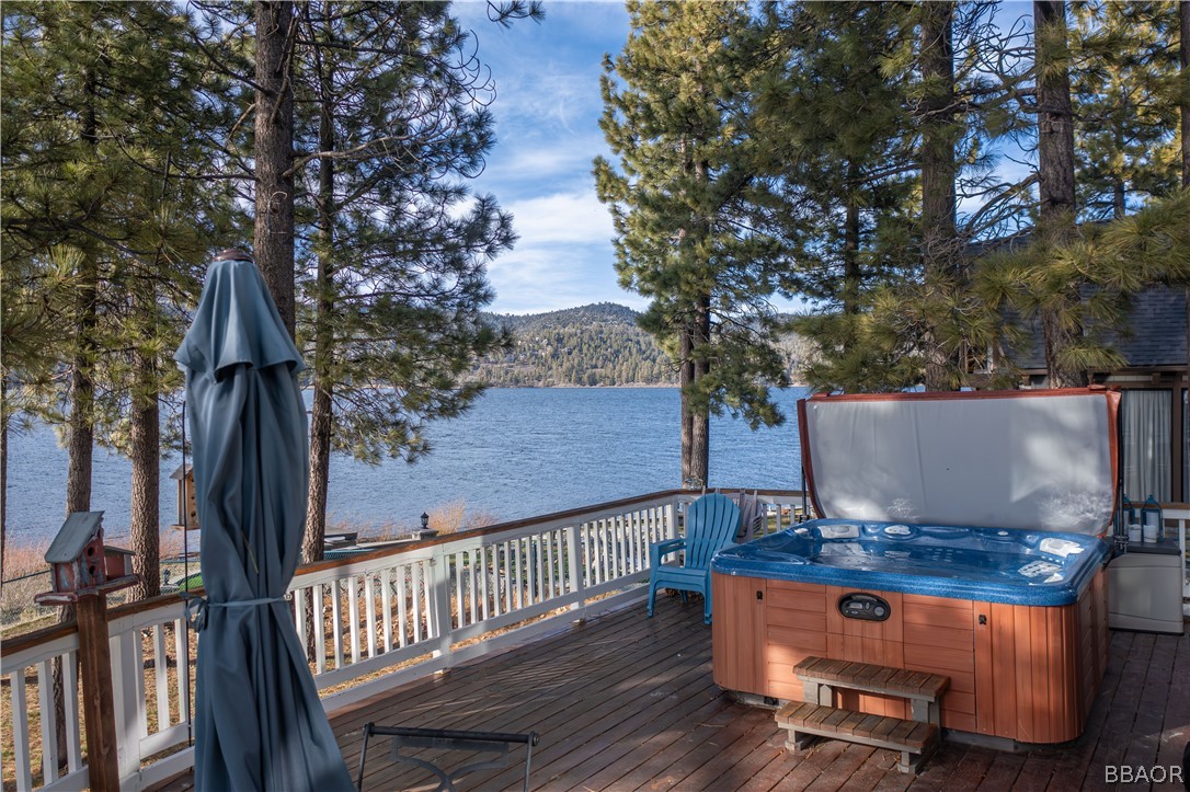136 Round Drive Big Bear Lake, CA 92315 - Photo 4 of 45 a view of backyard with outdoor seating
