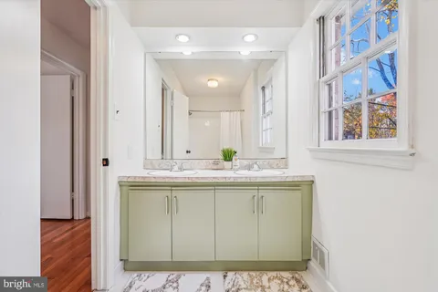 $975,000 | 11914 Goya Drive, Potomac, MD 20854