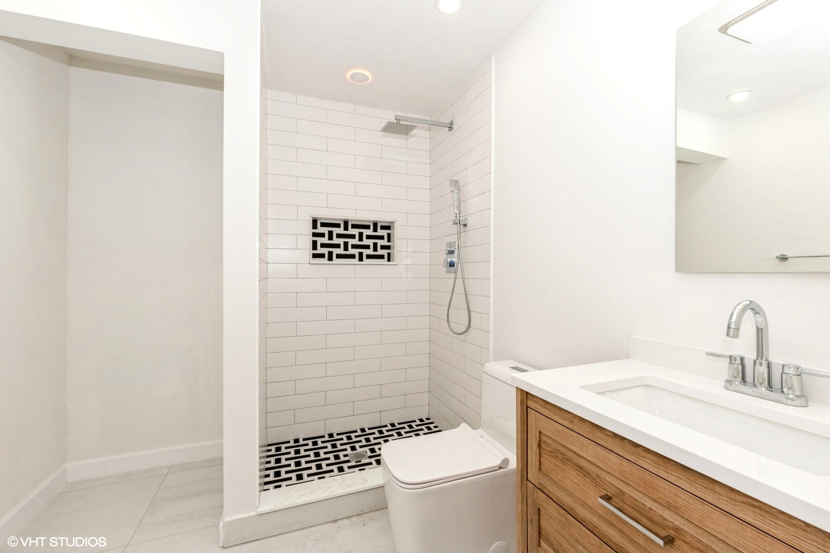 2600 Windsor Mall, Unit 2F Park Ridge, IL 60068 - Photo 16 of 20 Gallery Image 16