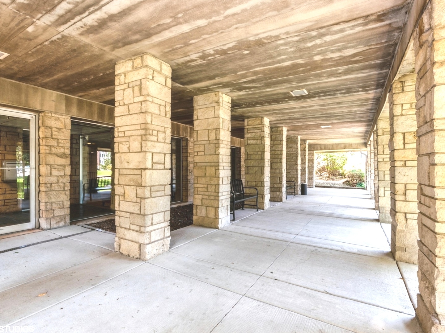 2600 Windsor Mall, Unit 2F Park Ridge, IL 60068 - Photo 2 of 20 Gallery Image 2