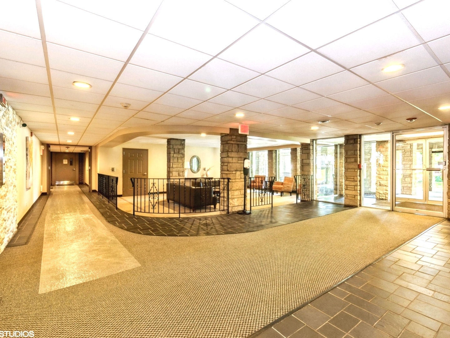 2600 Windsor Mall, Unit 2F Park Ridge, IL 60068 - Photo 3 of 20 Gallery Image 3