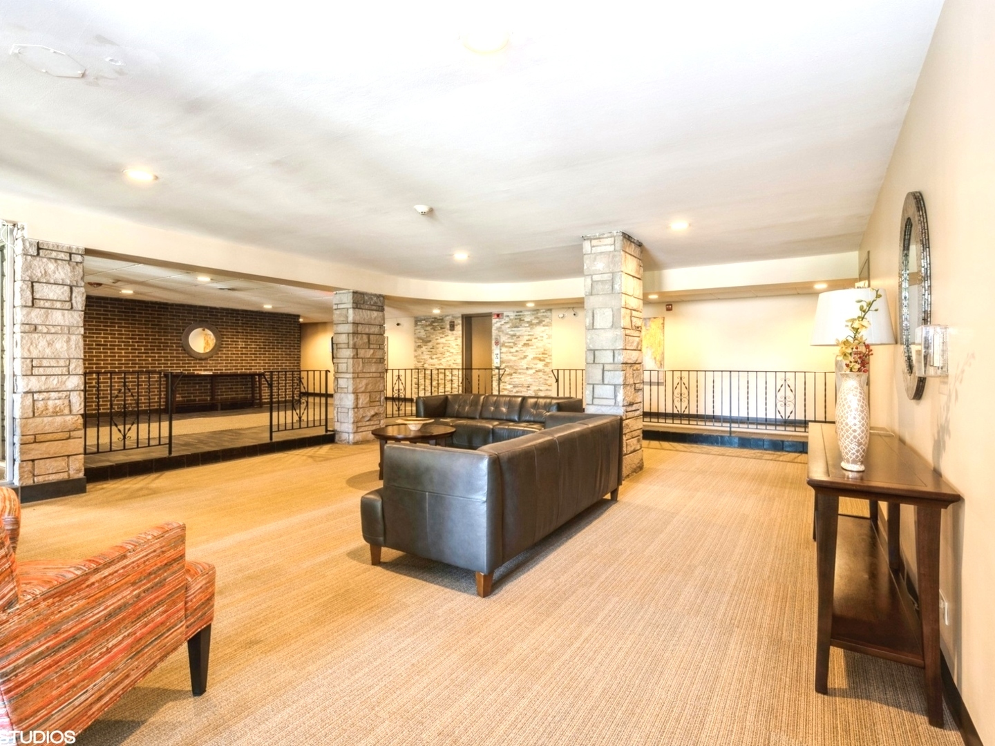 2600 Windsor Mall, Unit 2F Park Ridge, IL 60068 - Photo 4 of 20 Gallery Image 4