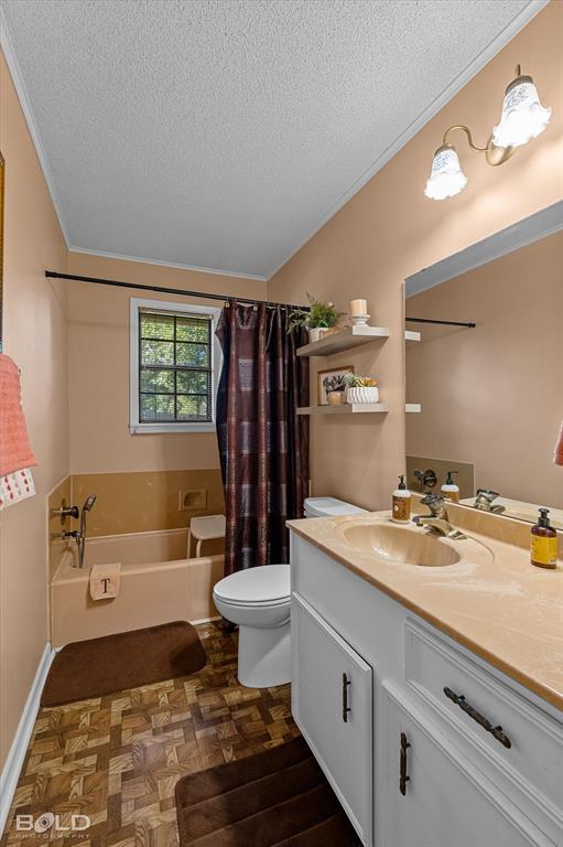 202 Butler Street Springhill, LA 71075 - Photo 35 of 38 a bathroom with a sink a toilet and shower