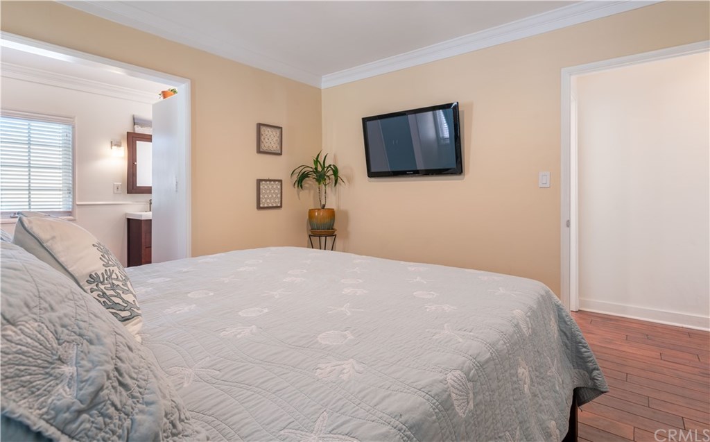 528 24th Street Manhattan Beach, CA 90266 - Photo 12 of 29 Master Bedroom