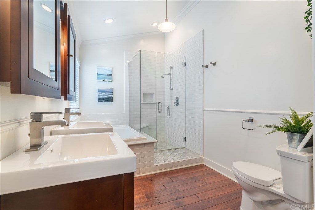 528 24th Street Manhattan Beach, CA 90266 - Photo 13 of 29 Master Bathroom