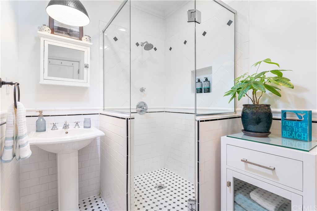 528 24th Street Manhattan Beach, CA 90266 - Photo 18 of 29