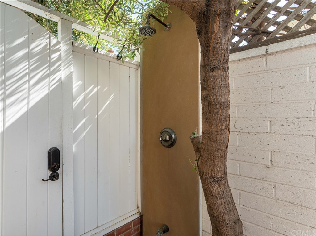 528 24th Street Manhattan Beach, CA 90266 - Photo 23 of 29 Outdoor hot/cold shower