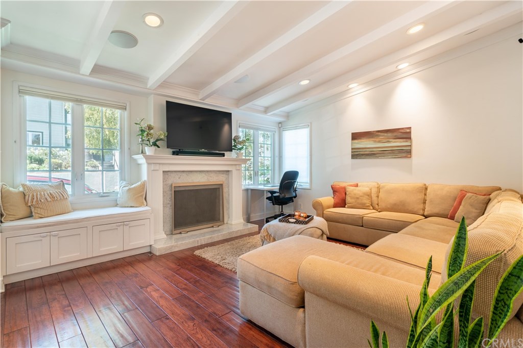 528 24th Street Manhattan Beach, CA 90266 - Photo 6 of 29