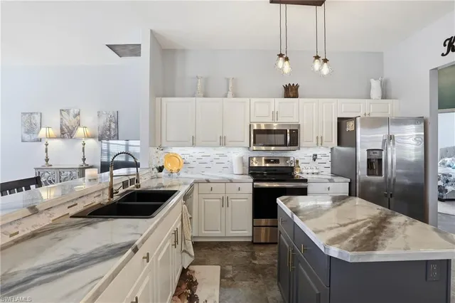 $575,500 | 3236 Potomac Court, Naples, FL 34120