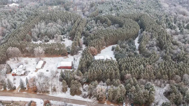 $689,900 | E1400 Stratton Lake Road, Waupaca, WI 54981