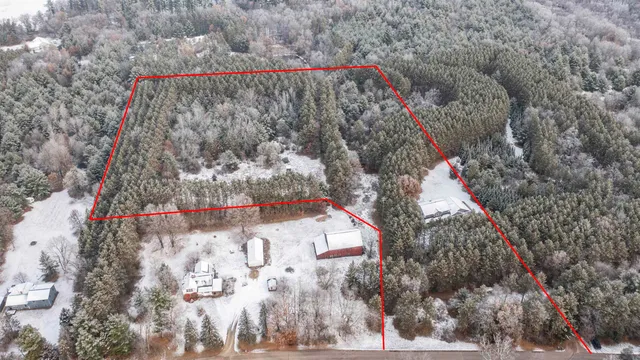 $689,900 | E1400 Stratton Lake Road, Waupaca, WI 54981