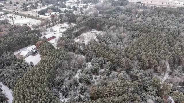 $689,900 | E1400 Stratton Lake Road, Waupaca, WI 54981