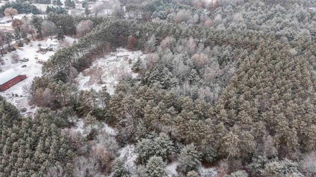 $689,900 | E1400 Stratton Lake Road, Waupaca, WI 54981