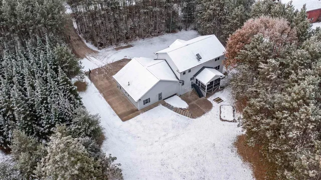 $689,900 | E1400 Stratton Lake Road, Waupaca, WI 54981