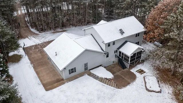 $689,900 | E1400 Stratton Lake Road, Waupaca, WI 54981
