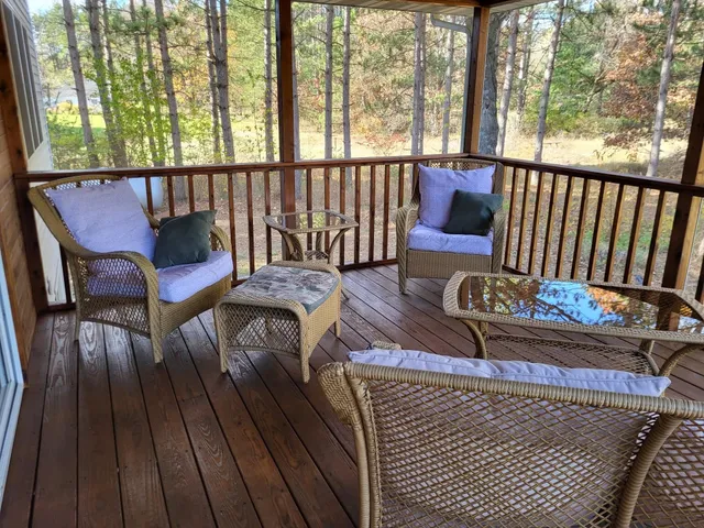 $689,900 | E1400 Stratton Lake Road, Waupaca, WI 54981