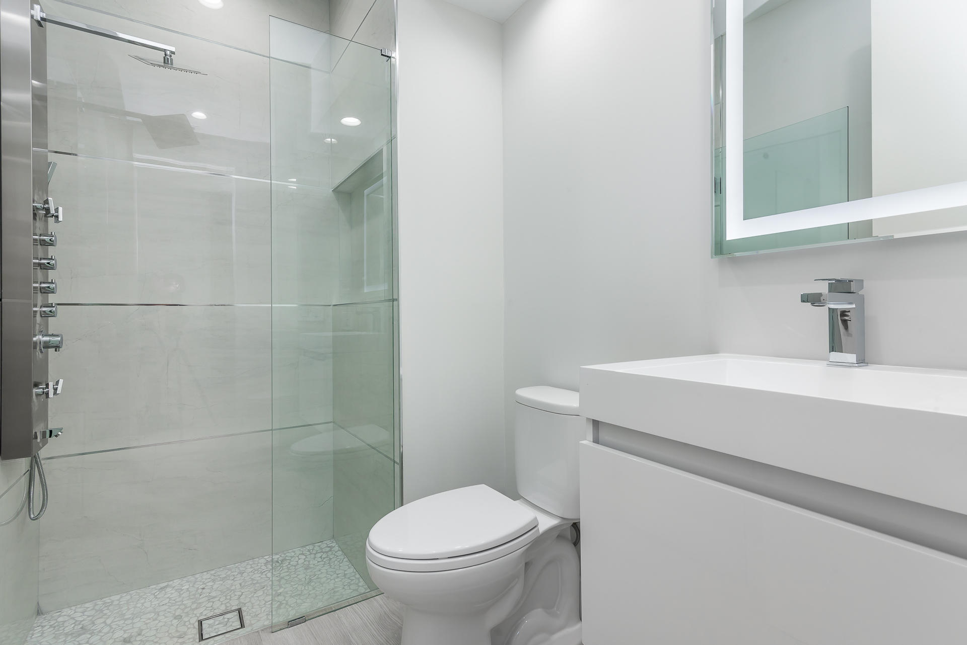 5370 Ascot Bend Road Boca Raton, FL 33496 - Photo 14 of 19 Bathroom 3