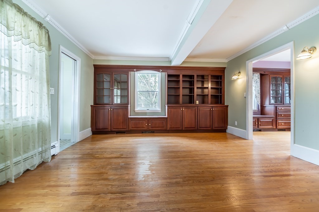 19 Elm Court Andover, MA 01810 - Photo 11 of 24