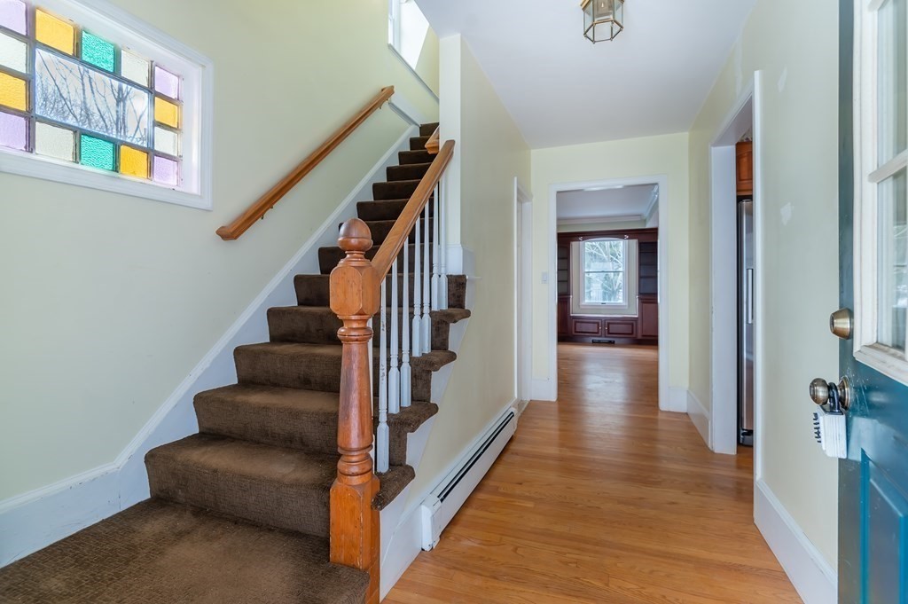 19 Elm Court Andover, MA 01810 - Photo 3 of 24